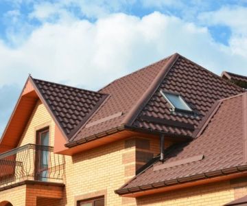 The Best Roofing Materials for a Home in a Forested Area with High Moisture