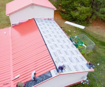 How to Install a Roof Underlayment for a Roof Exposed to Salt Spray
