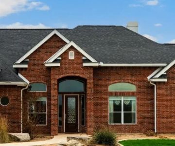 How to Choose a Roof Color for a House with Dark Siding