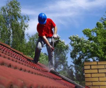 How to Choose a Roofing Contractor That Cleans Up Thoroughly