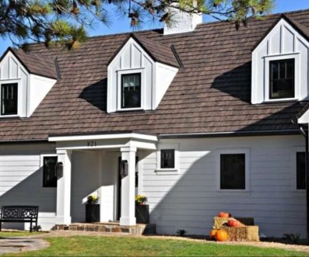 How to Choose the Perfect Roof Color for a House with Mixed Exterior Materials