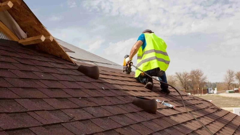 How to Choose a Roofing Contractor That Offers Financing