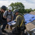 Roof Repair Weather Window: Plan Exposure, Covering, and Restart
